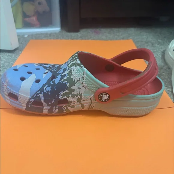 CROCS Blue and Red Sandals with Nature Design - Picture 5 of 6